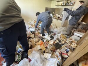 北海道でゴミ屋敷片付けを行うこころ屋の作業前の室内の状態